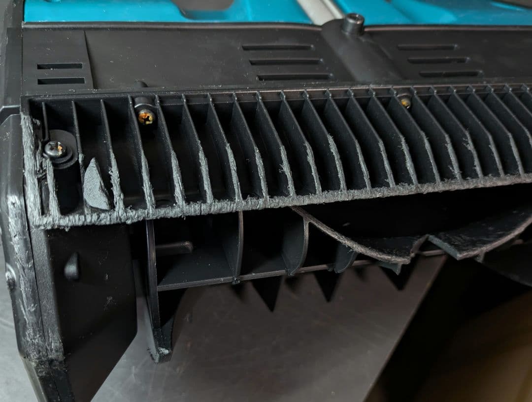 よ*し様 使用品【専用バッテリー2個+専用充電器付き】 電動除雪機 除雪機 折り