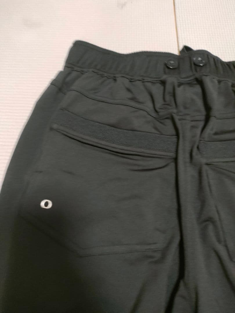 ムータマリン ゴルフ パンツ 8ロゴジップ 黒　ハーフパンツ　ジョガー