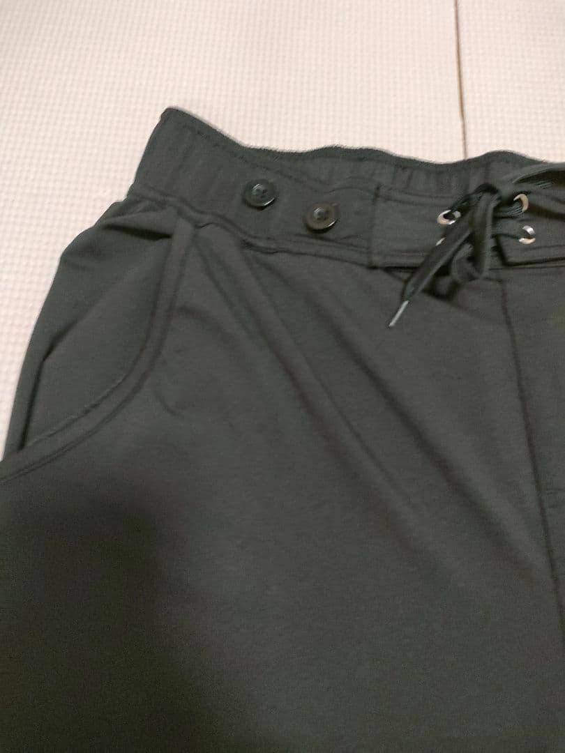ムータマリン ゴルフ パンツ 8ロゴジップ 黒　ハーフパンツ　ジョガー