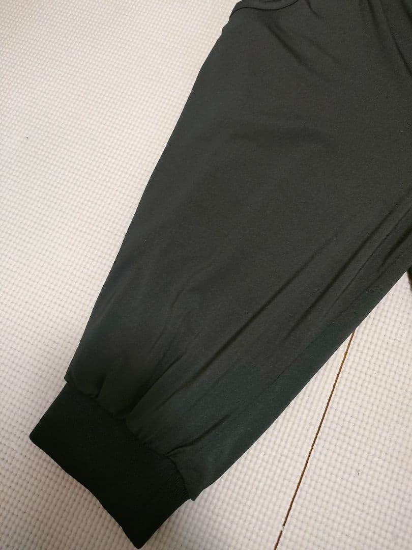 ムータマリン ゴルフ パンツ 8ロゴジップ 黒　ハーフパンツ　ジョガー