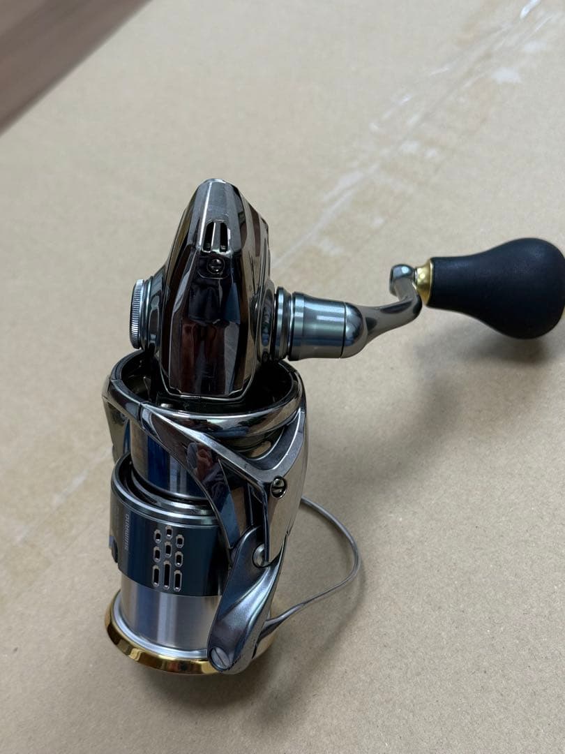 STELLA 2500S スピニングリール