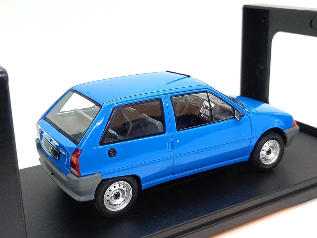 ホワイトボックス 1/24 シトロエン AX 1986 (ライトブルー)