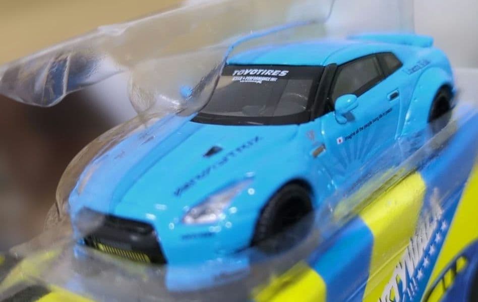 MINI GT LB★WORKS Nissan GT-R Light Blue