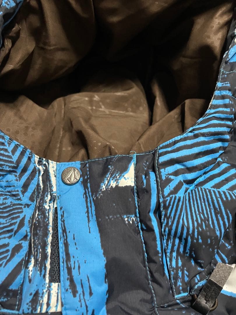 VOLCOM スノーボードウェア ダウン　未使用に近い超美品　Lサイズ