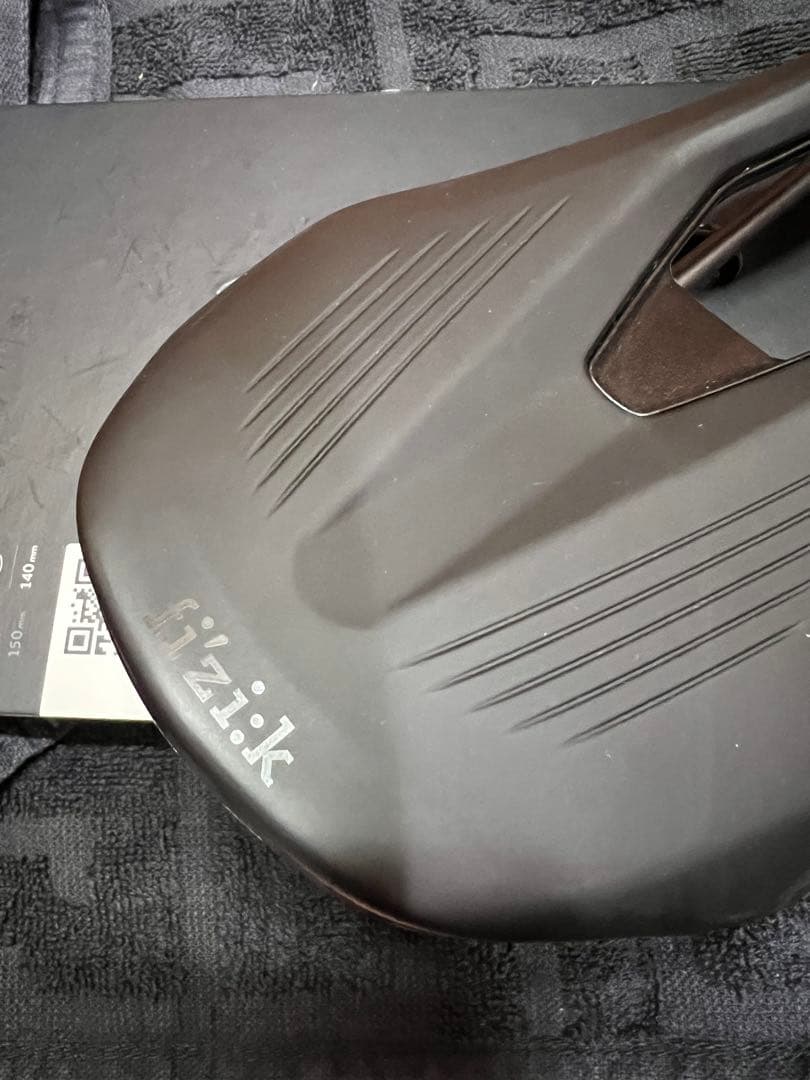 Fizik ARGO R3 サドル 140mm