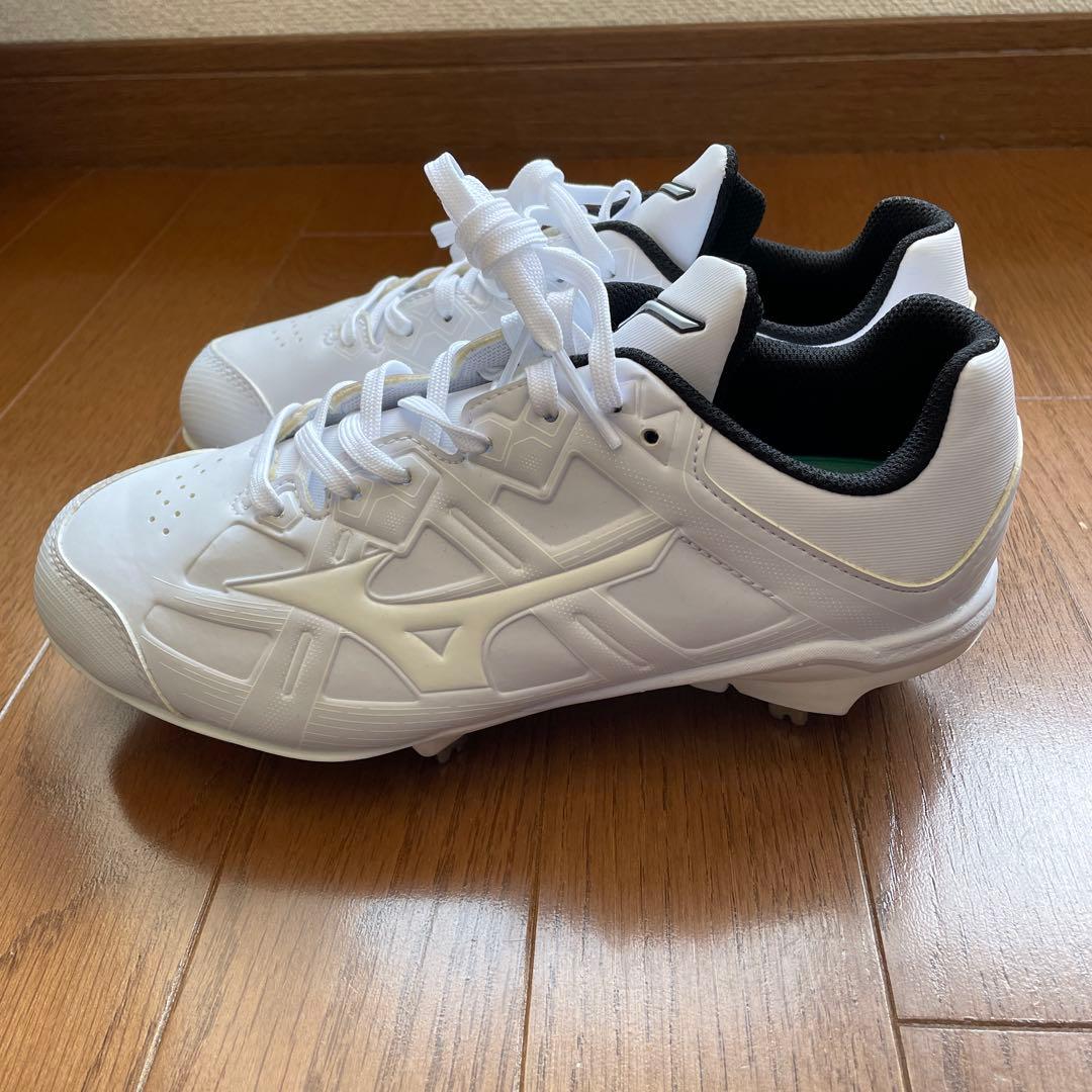Mizuno ホワイト スパイク ローカット23㎝プレ付き