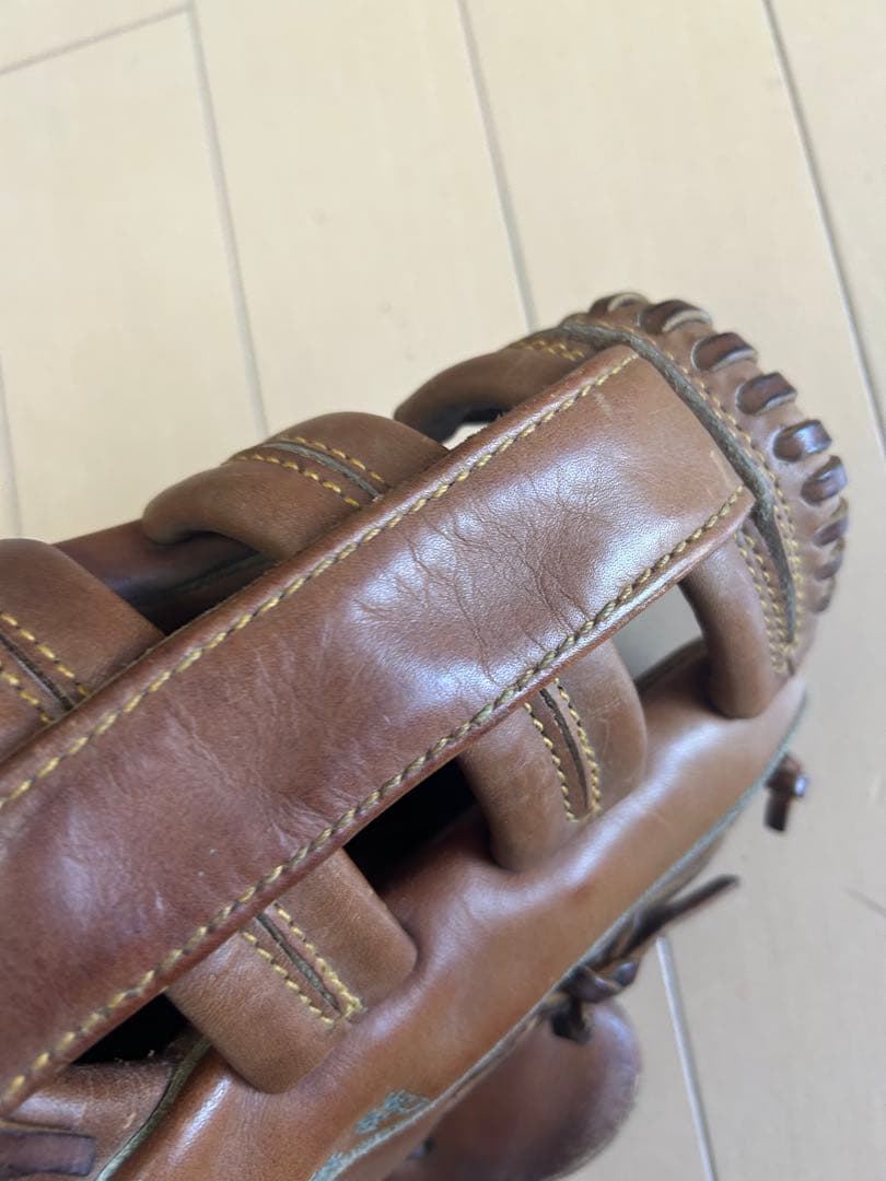 レザー製ブラウン野球グローブ 右投げ用