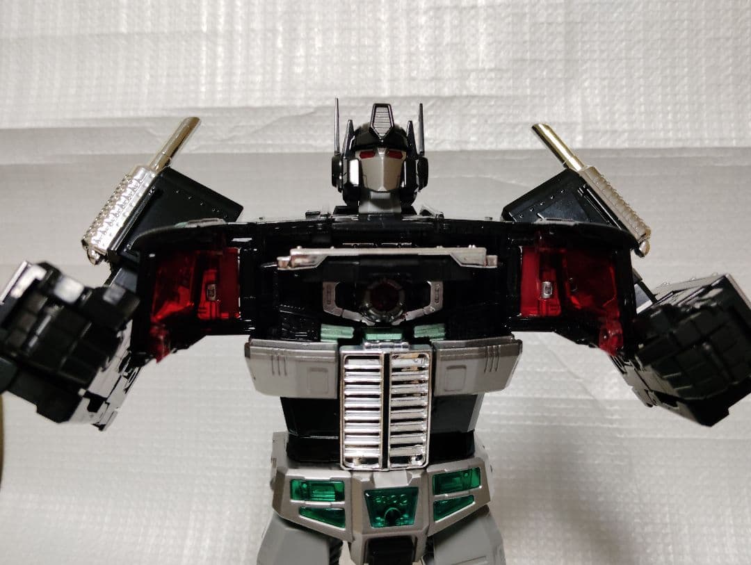 トランスフォーマー　非正規品　マスターピースオーバーサイズ　オプティマスプライム