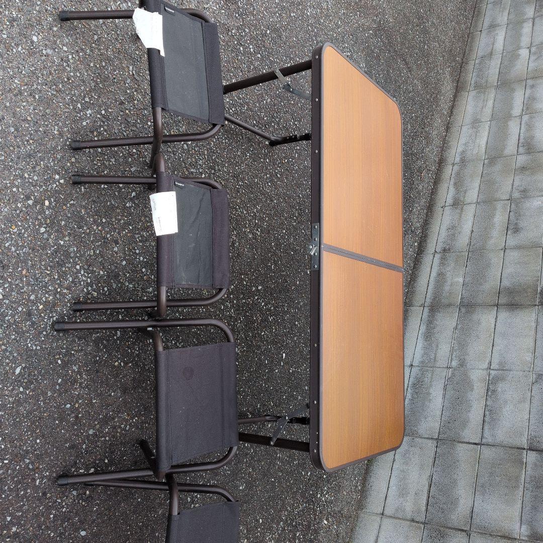 折りたたみテーブルとチェア4脚セット
