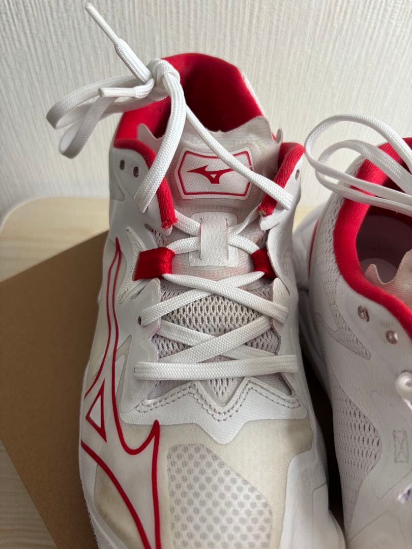 Mizuno Wave Lightning Z8ホワイト/レッド
