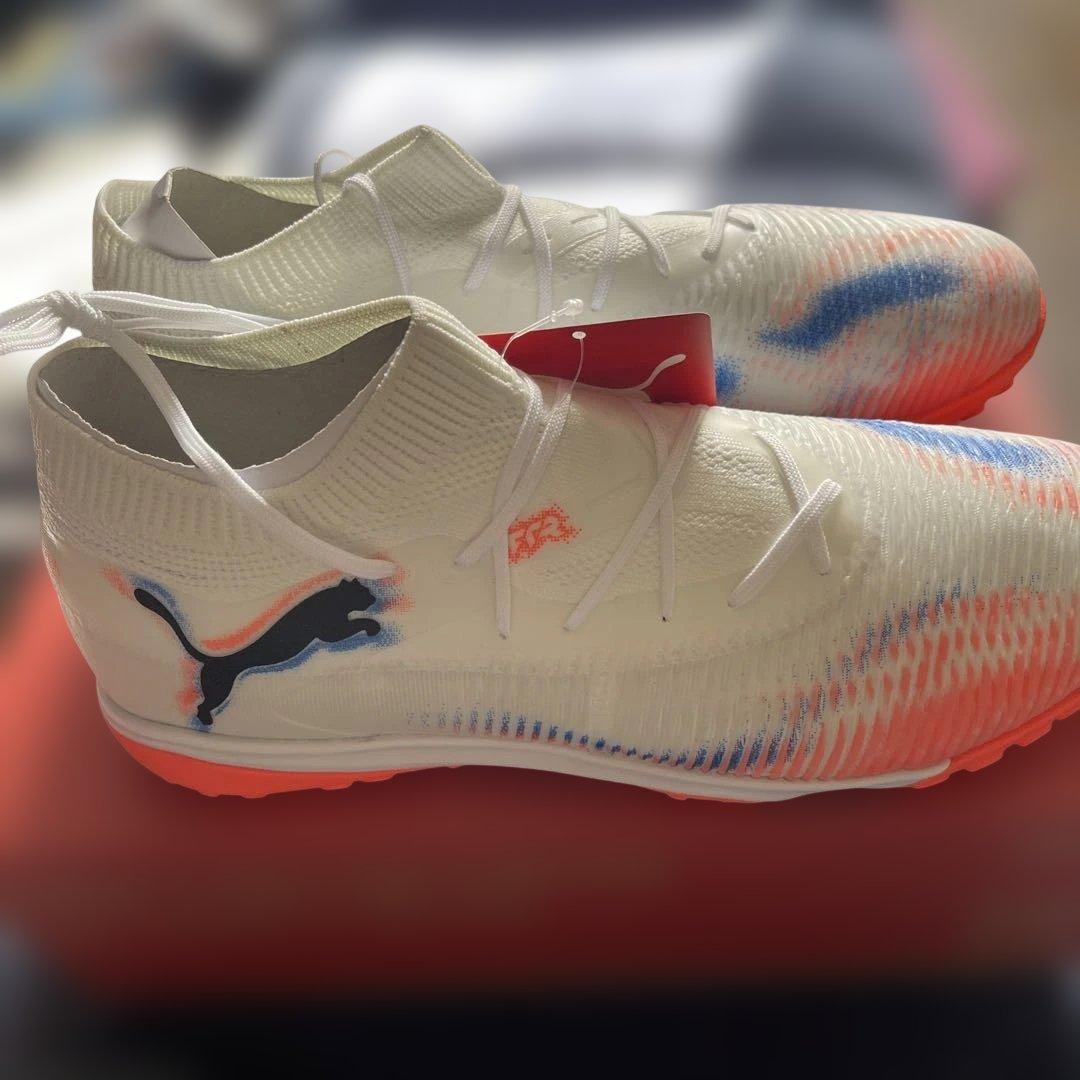 新品タグ付き　Puma フューチャー8マッチTT ホワイト/オレンジ/ブルー