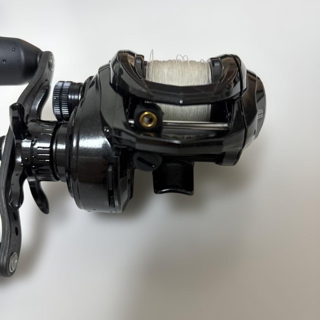 Abu Garcia ROXANI 8 ベイトリール