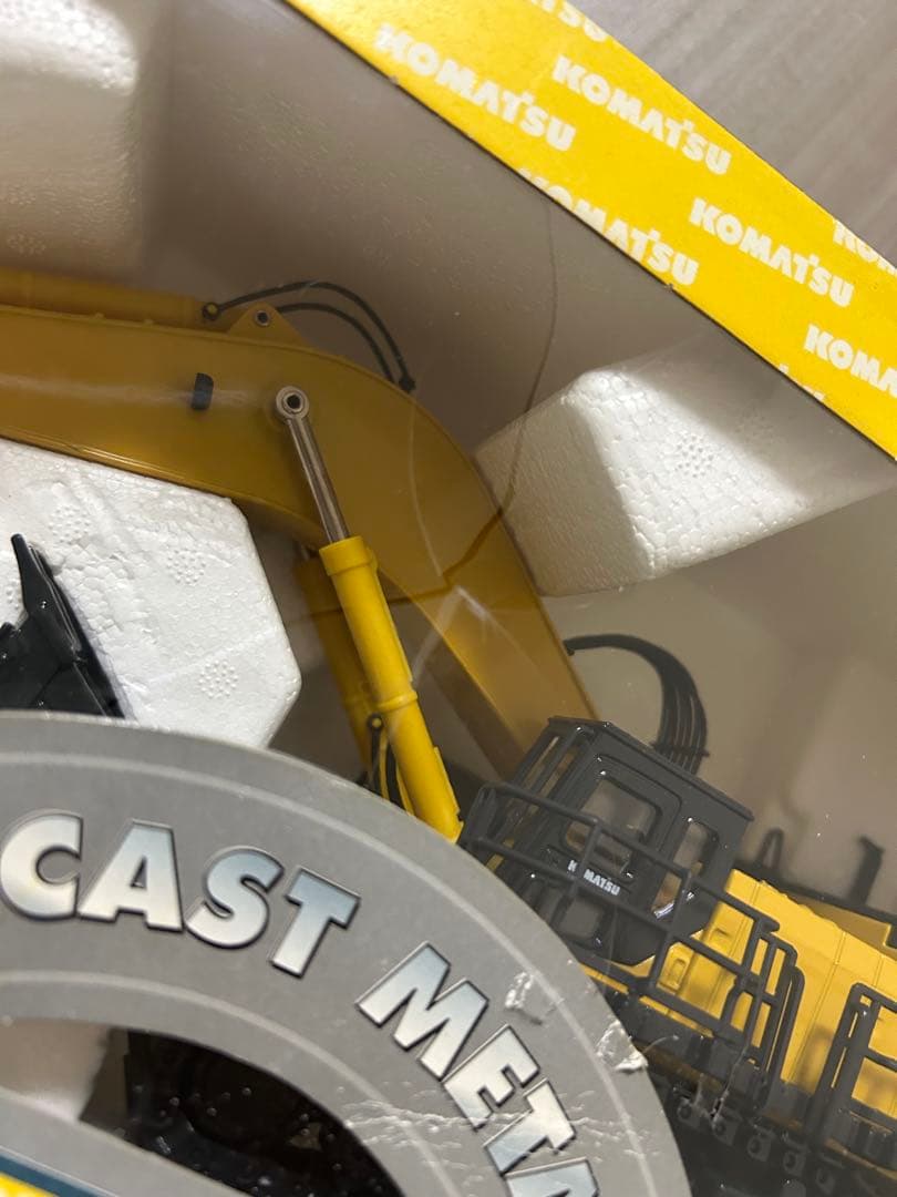 ミニカー KOMATSU PC1100LC-6