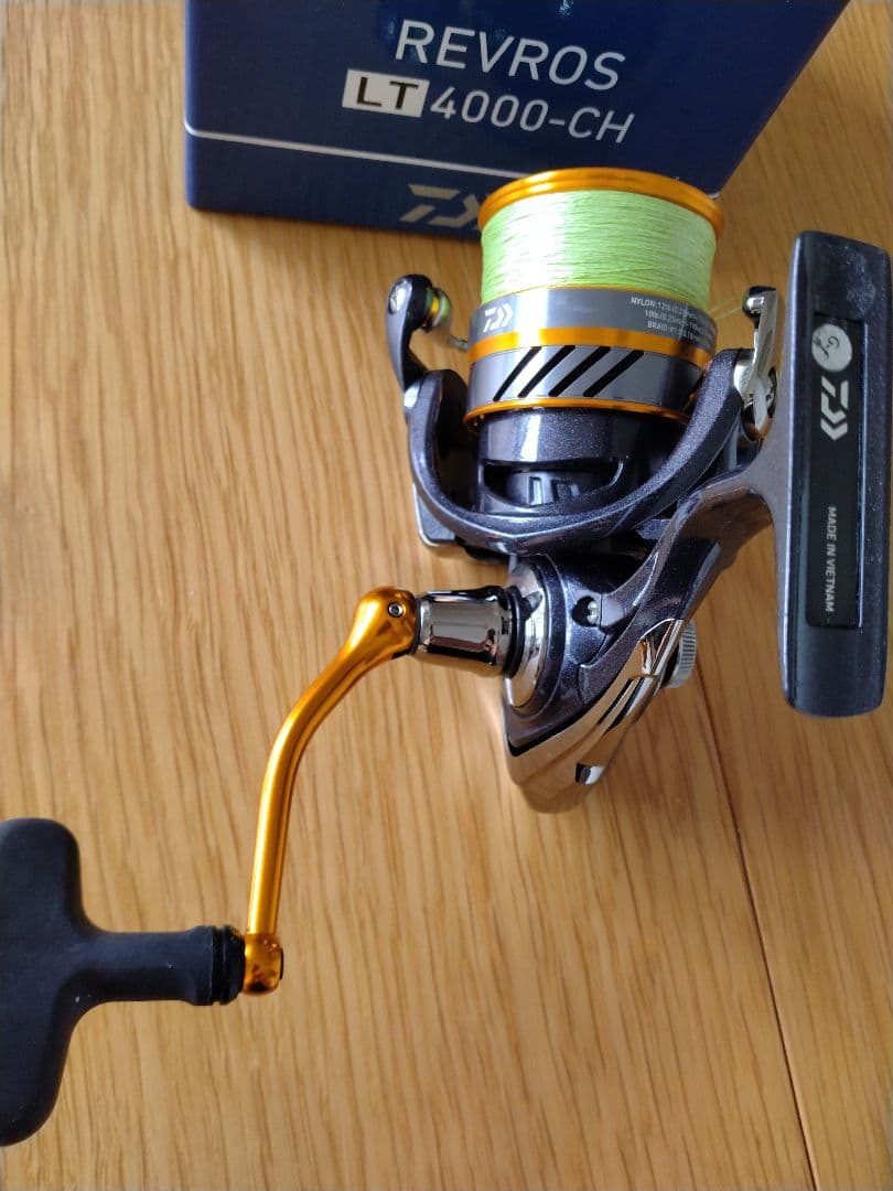 Daiwa REVROS LT 4000-CH（中古）