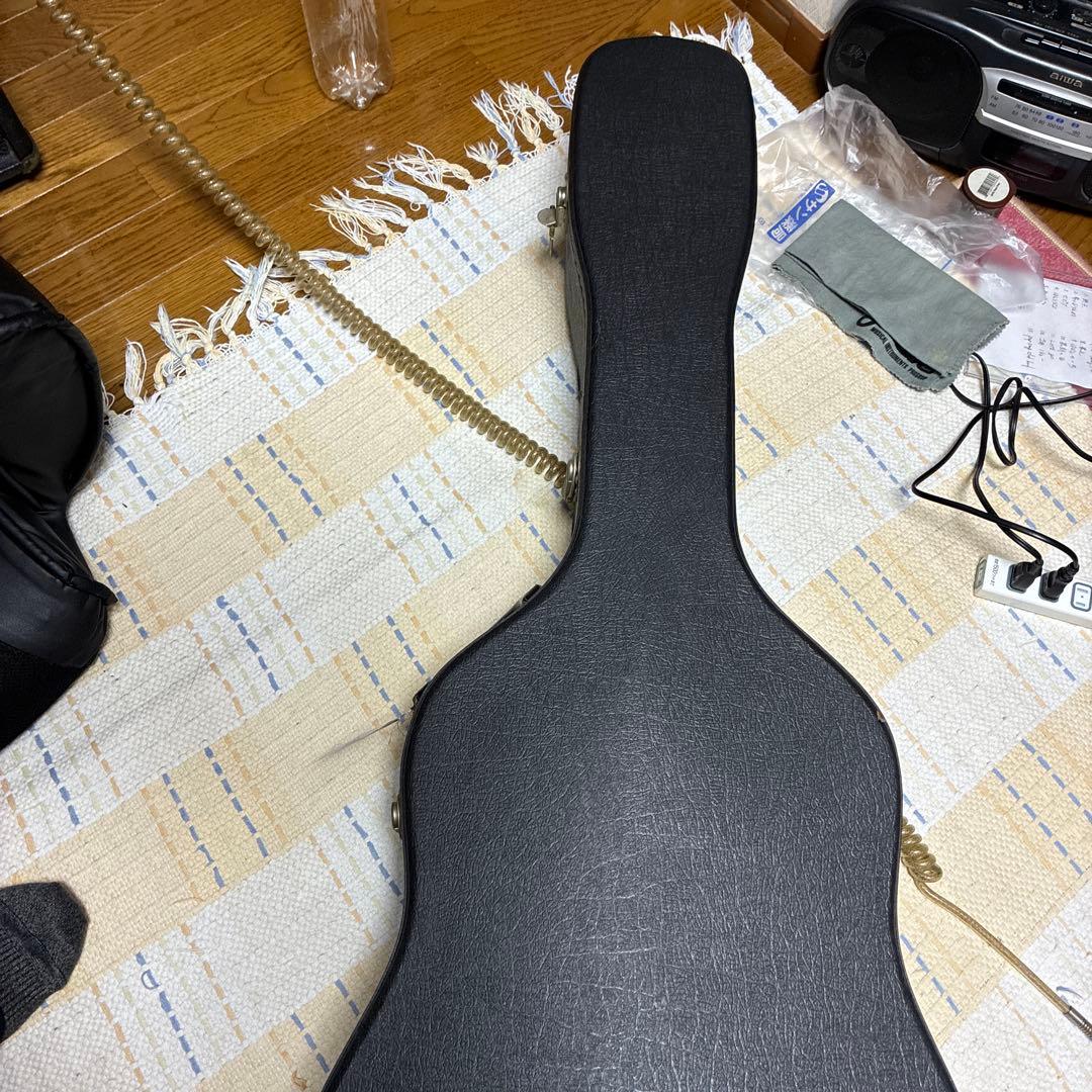 『綺麗な赤』　Taylor 214ce RED DLX