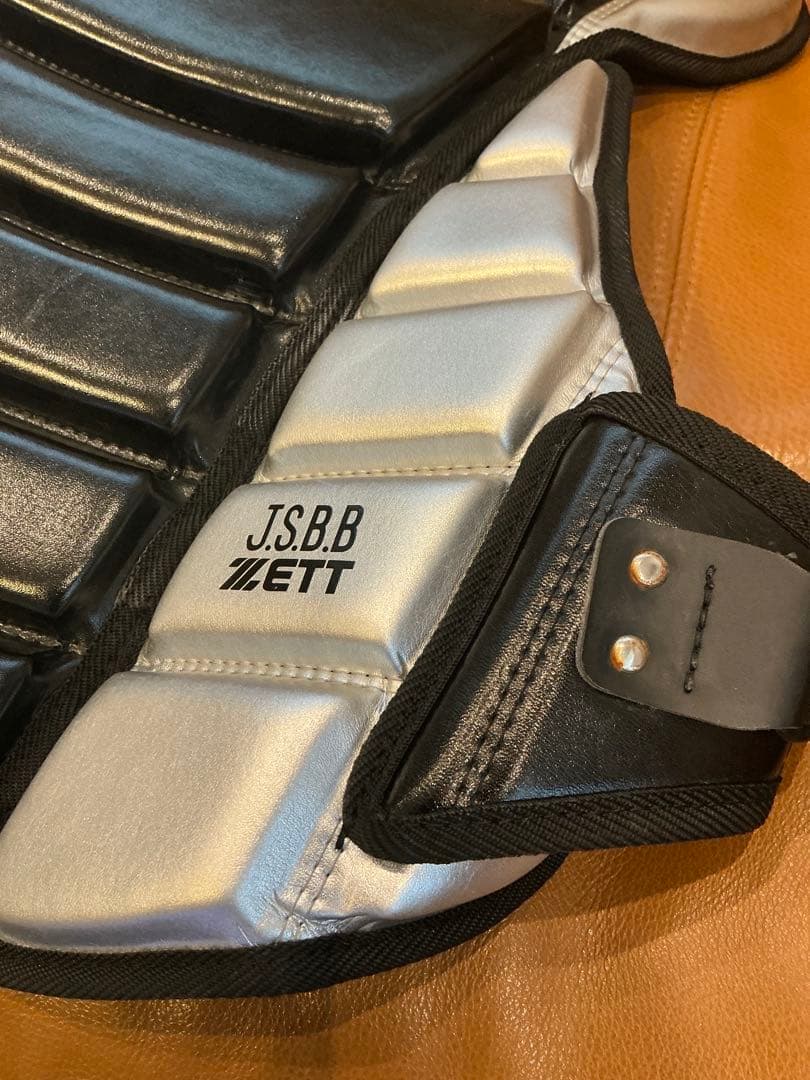 ZETT軟式キャッチャー防具 黒/シルバー blp4230-1913