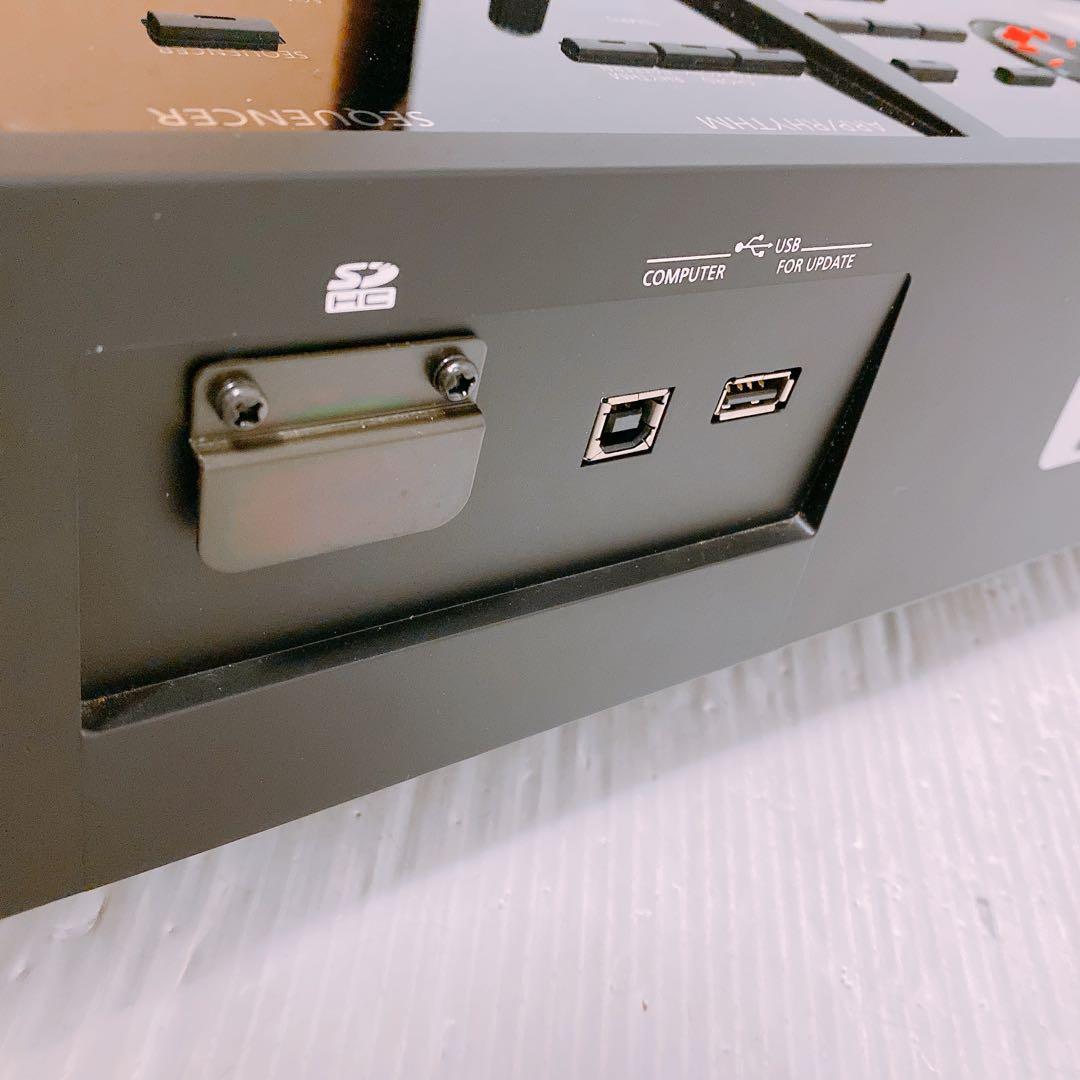 Roland FA-08 シンセサイザー