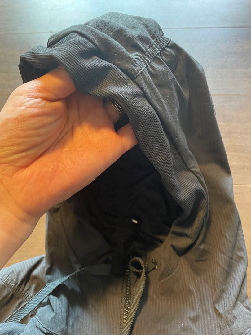 ルルレモン　lululemonリバーシブルギャザーパーカー