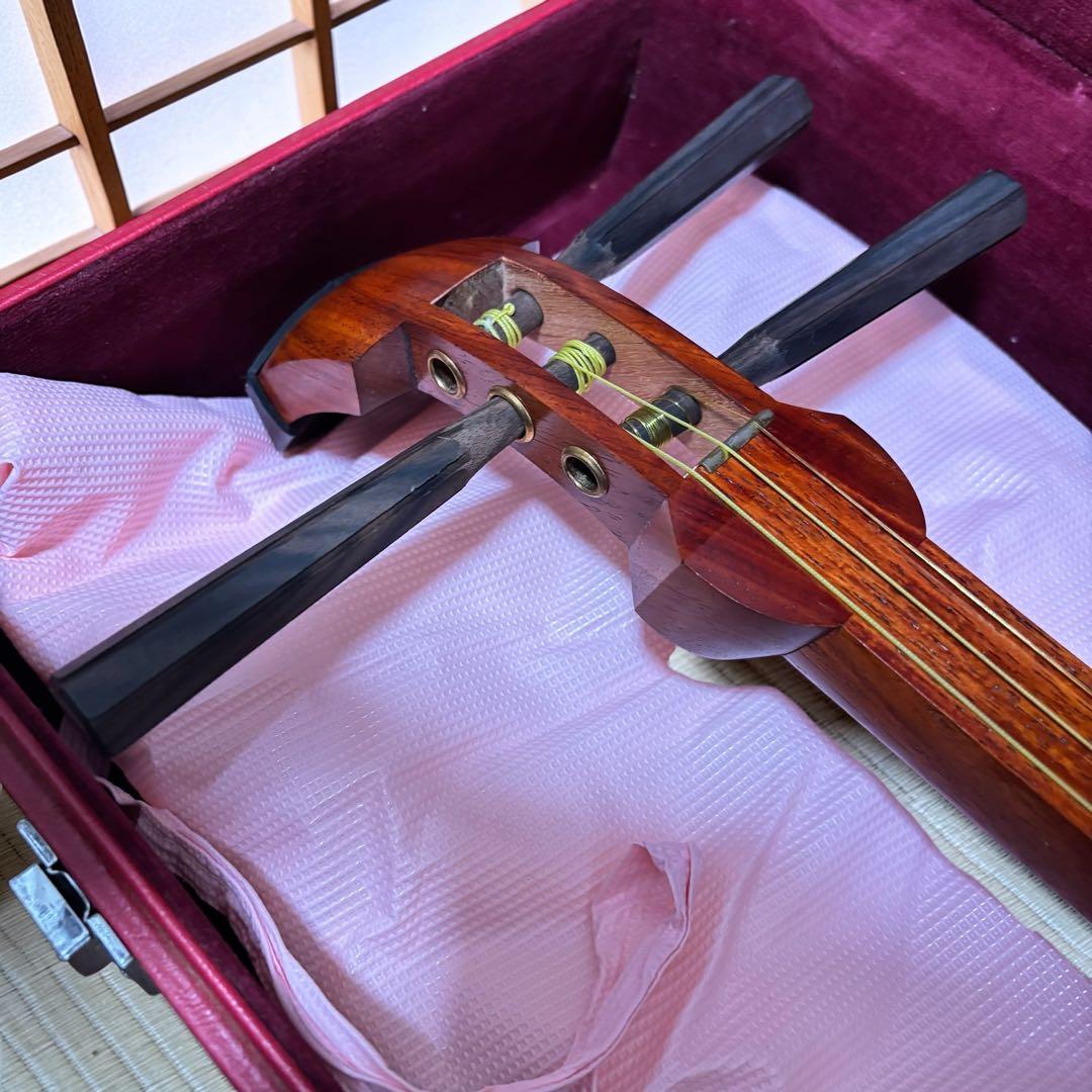 【ケース付】三味線 細棹 花梨 ハードケース付 初心者 天然皮 和楽器 袋付き