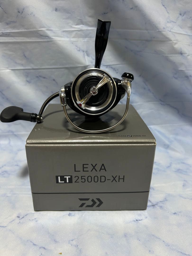 【新品未開封】ダイワ　19レグザ　LT2500D-XH