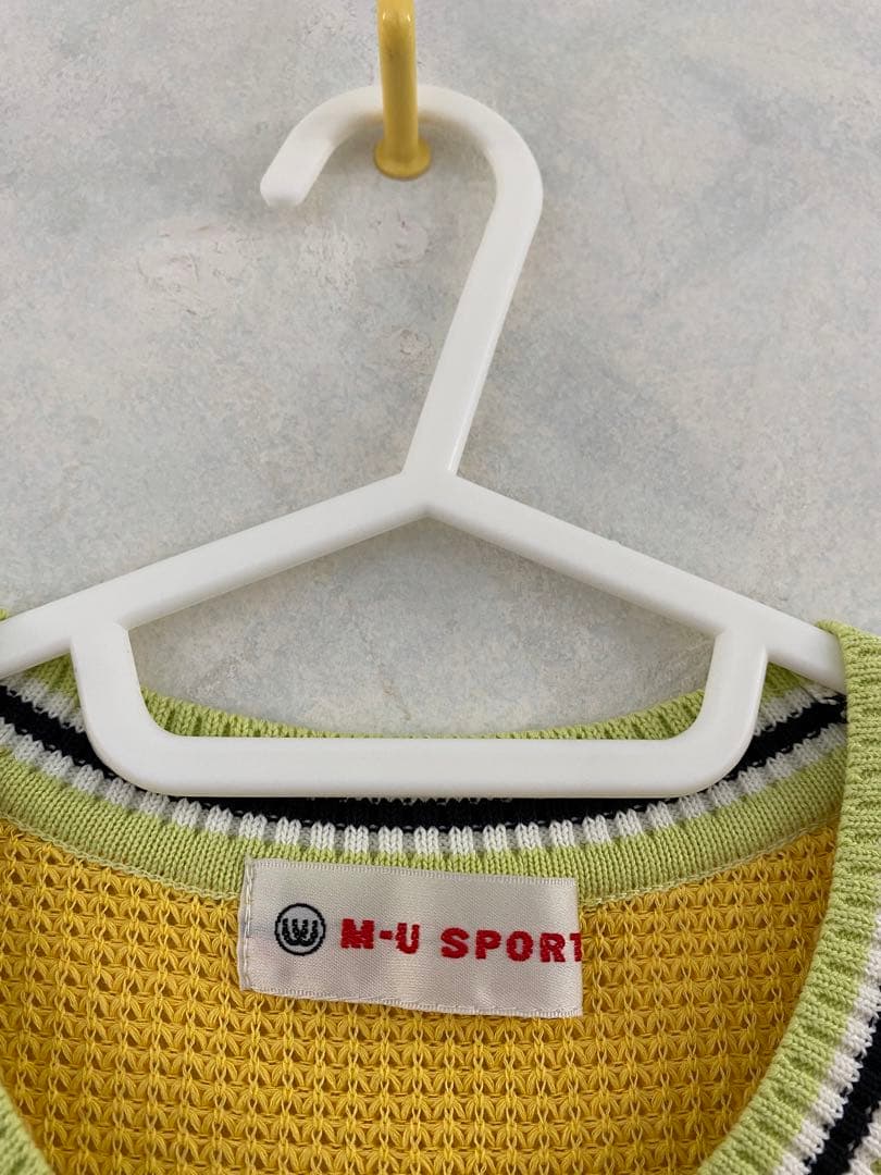 美品 M・U SPORTS ニットベスト フリーサイズ ミエコウエサコ ゴルフ