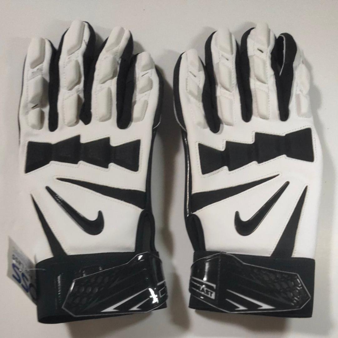 新品未使用　ナイキ　NIKE　アメフト用グローブ　4XL　 白ｘ黒　#122