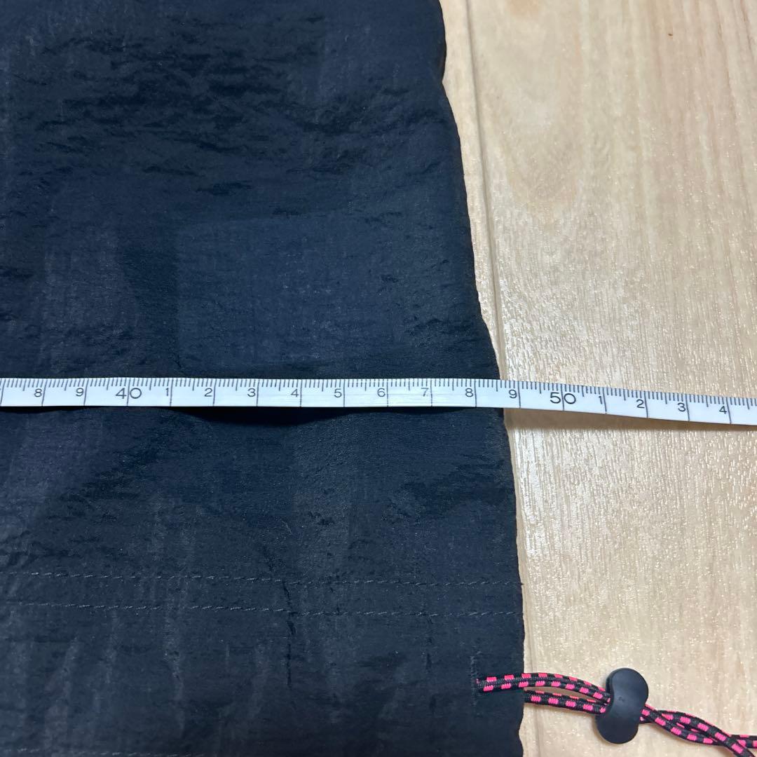 《新品未使用》ナイキ ランニング ナイロン ジャケット 薄手 ブラック