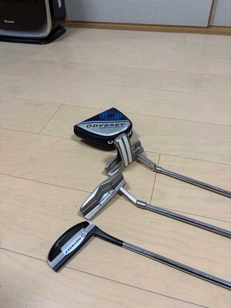ODYSSEYとSuper Stroke パター3本セット