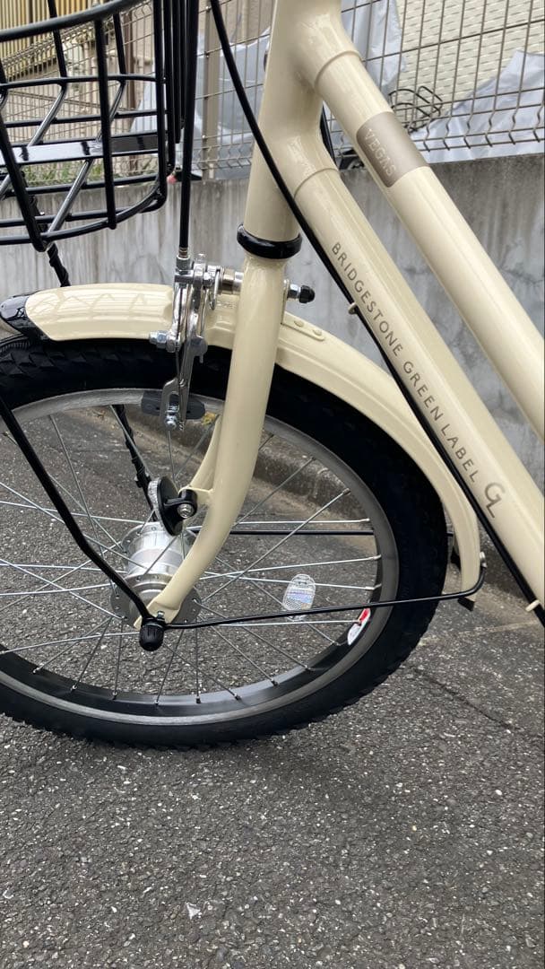 【ほぼ未使用品】ブリヂストン　ベガス　ミニベロ自転車 アイボリー直接引き取り限定