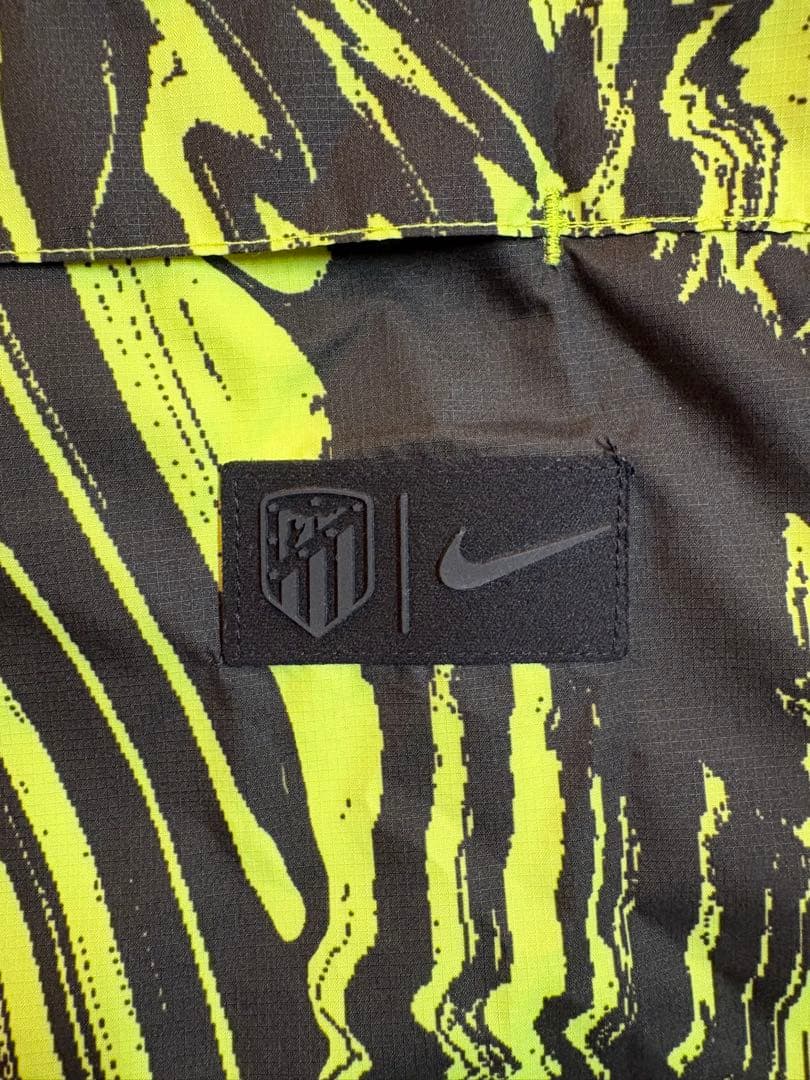 アトレティコマドリード Nike ウィンドブレーカー S 黒/黄緑