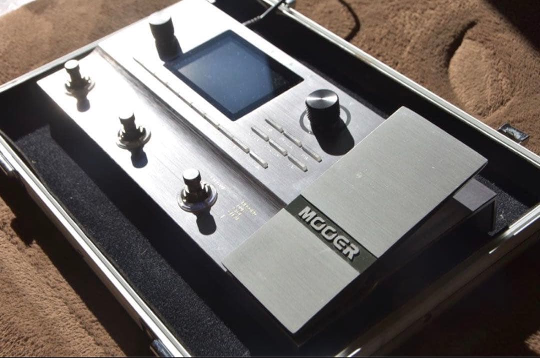 Mooer GE200 マルチエフェクター(ハードケース付き)