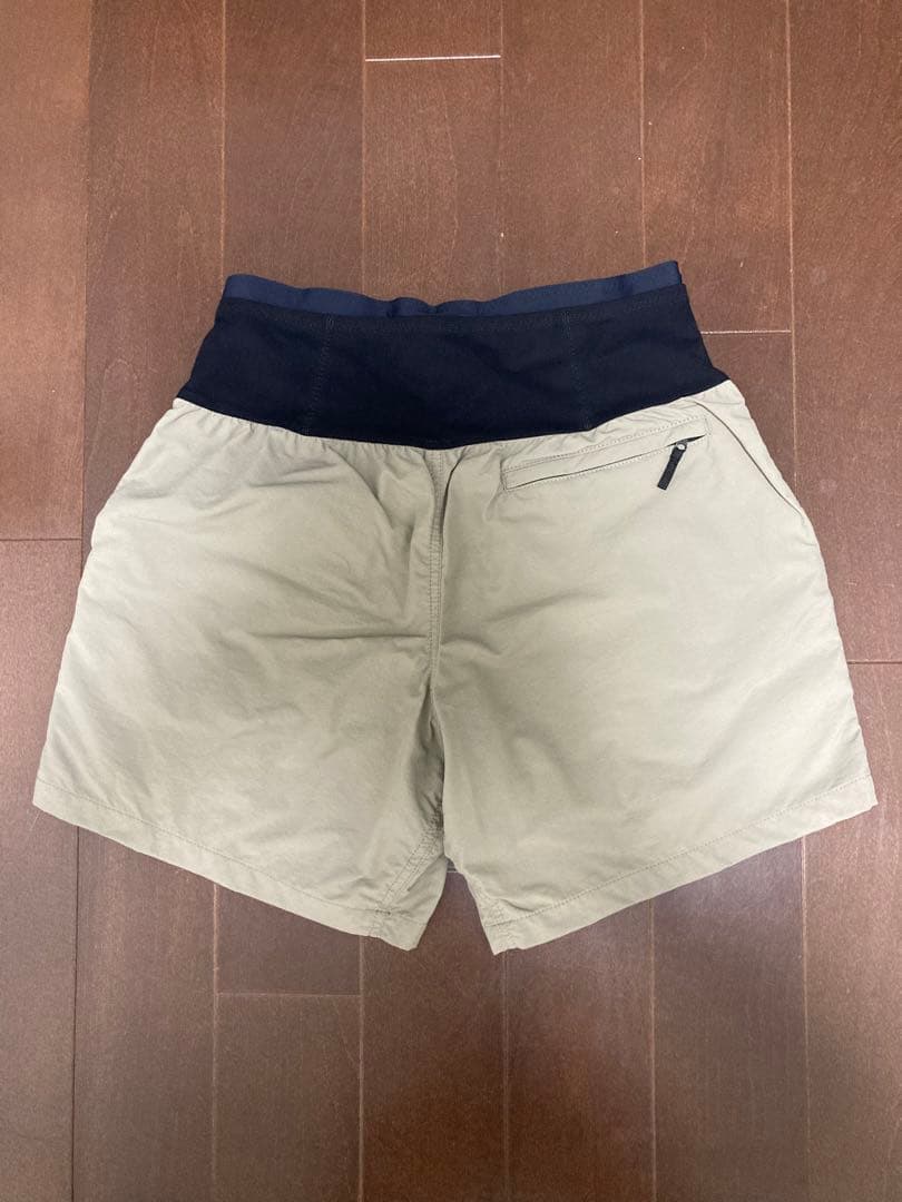 【美品】NB22591 フリーランショーツ キャバングレー Mサイズ