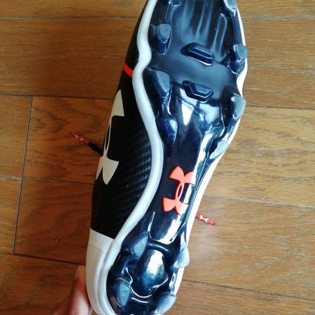 サッカースパイクアンダーアーマー