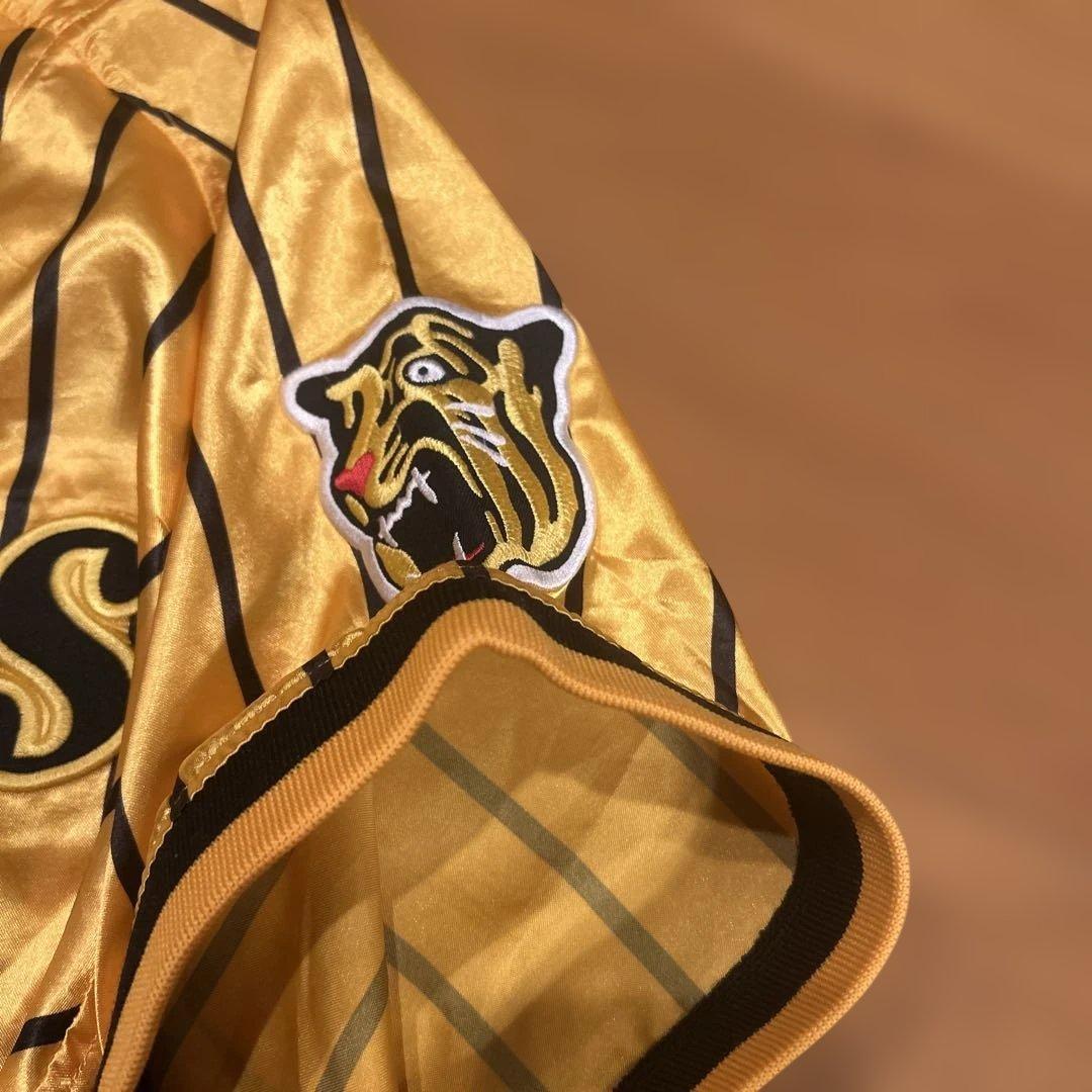 阪神タイガース ゴールドユニフォーム　猛虎烈伝全巻購入者特典