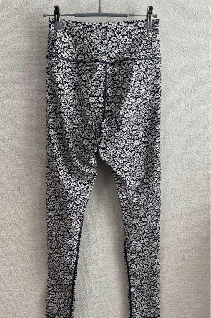 emmi yoga ウエア　トップス　レギンス