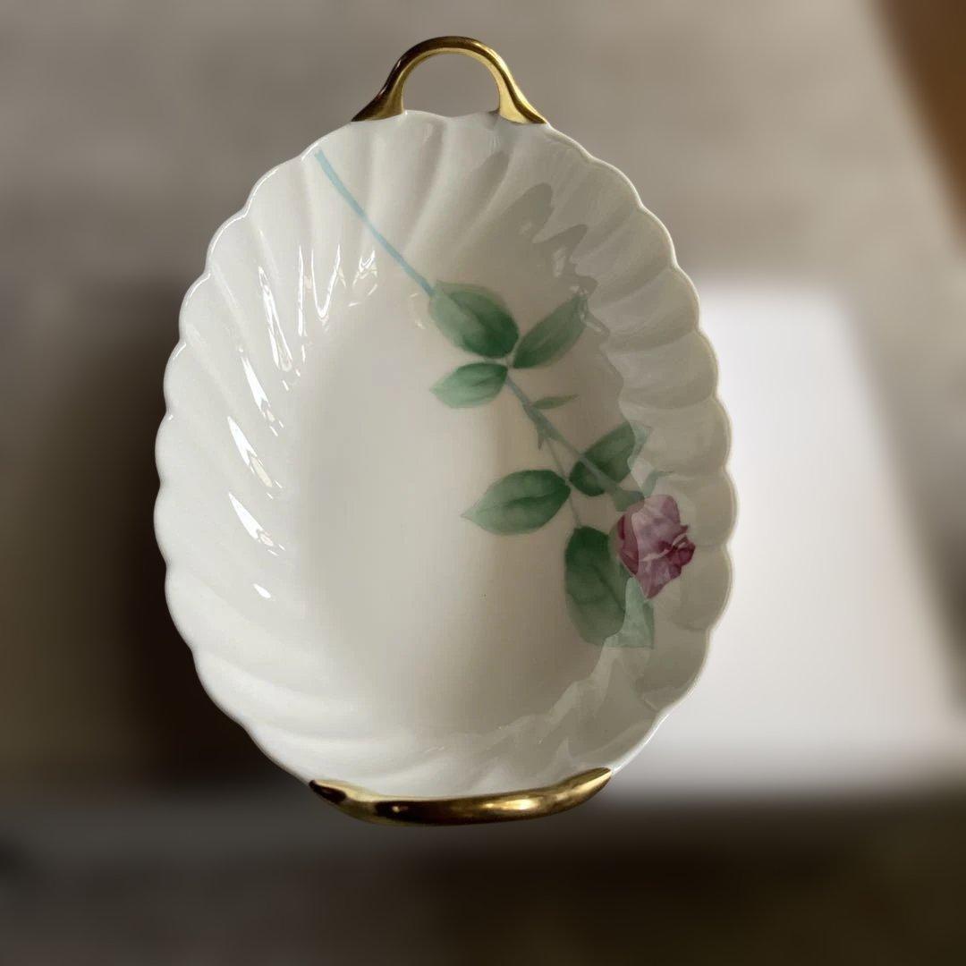 【香蘭社】花柄皿 金色ハンドル付き　箱付き新品未使用