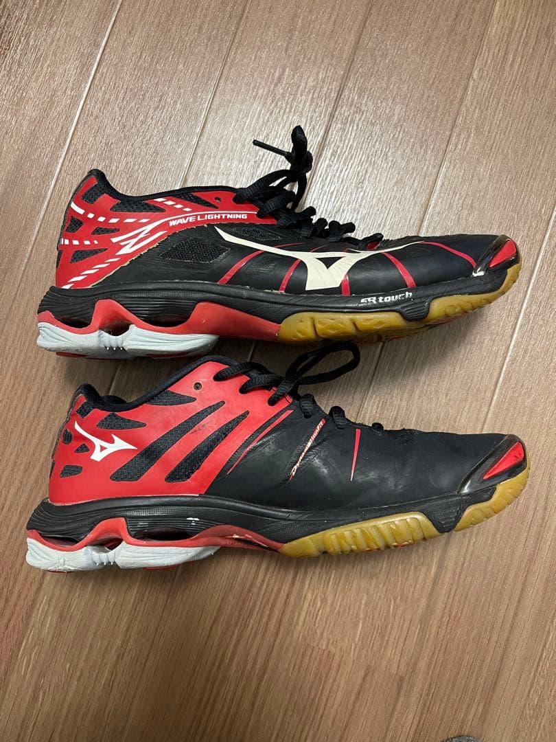 Mizuno Wave Lightning バレーボールシューズ 黒赤　24cm
