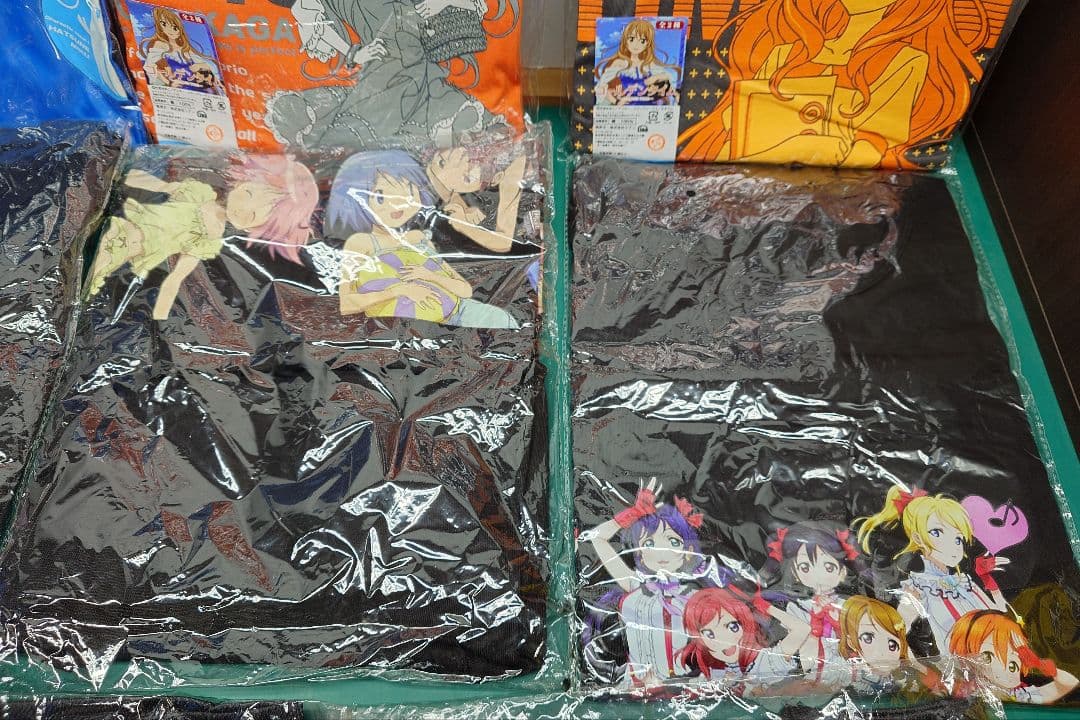 未開封10年前製造のキャラTシャツなどの出品 1着は開封済未着用おまけで付けます