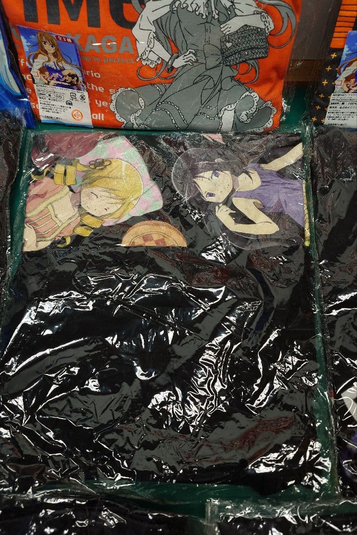 未開封10年前製造のキャラTシャツなどの出品 1着は開封済未着用おまけで付けます
