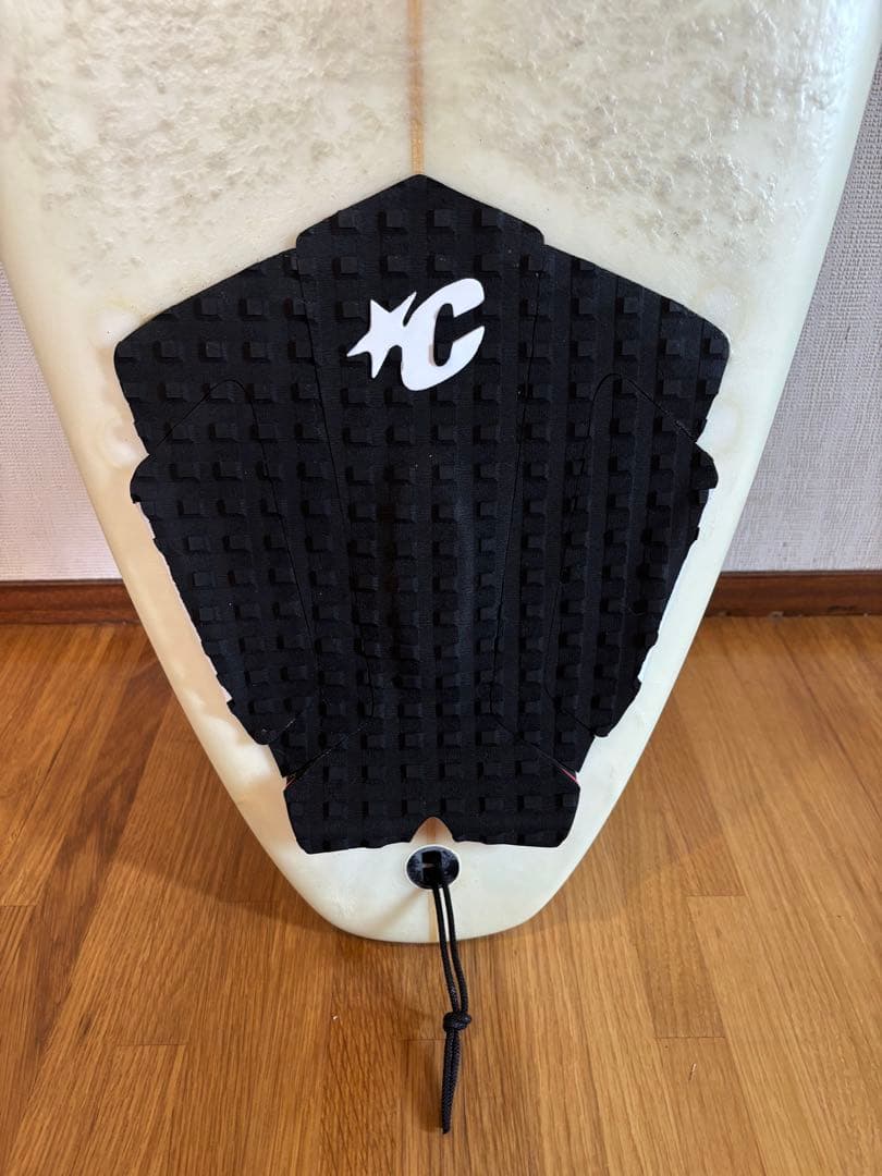クリーム色ショートボード ストライプカバー付き