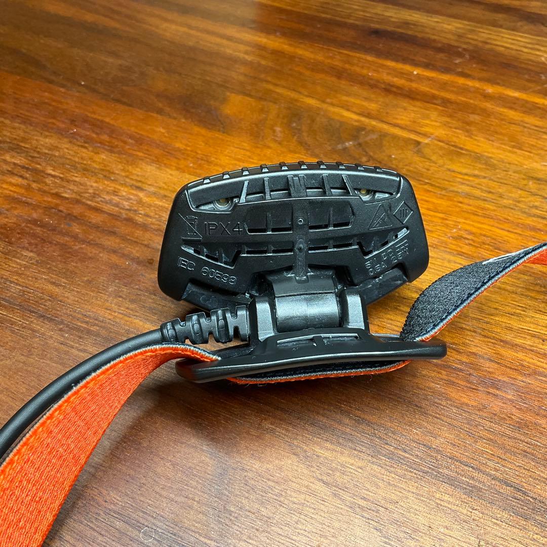 Petzl NAO RLヘッドランプ 1500ルーメン　リアクティブライティング