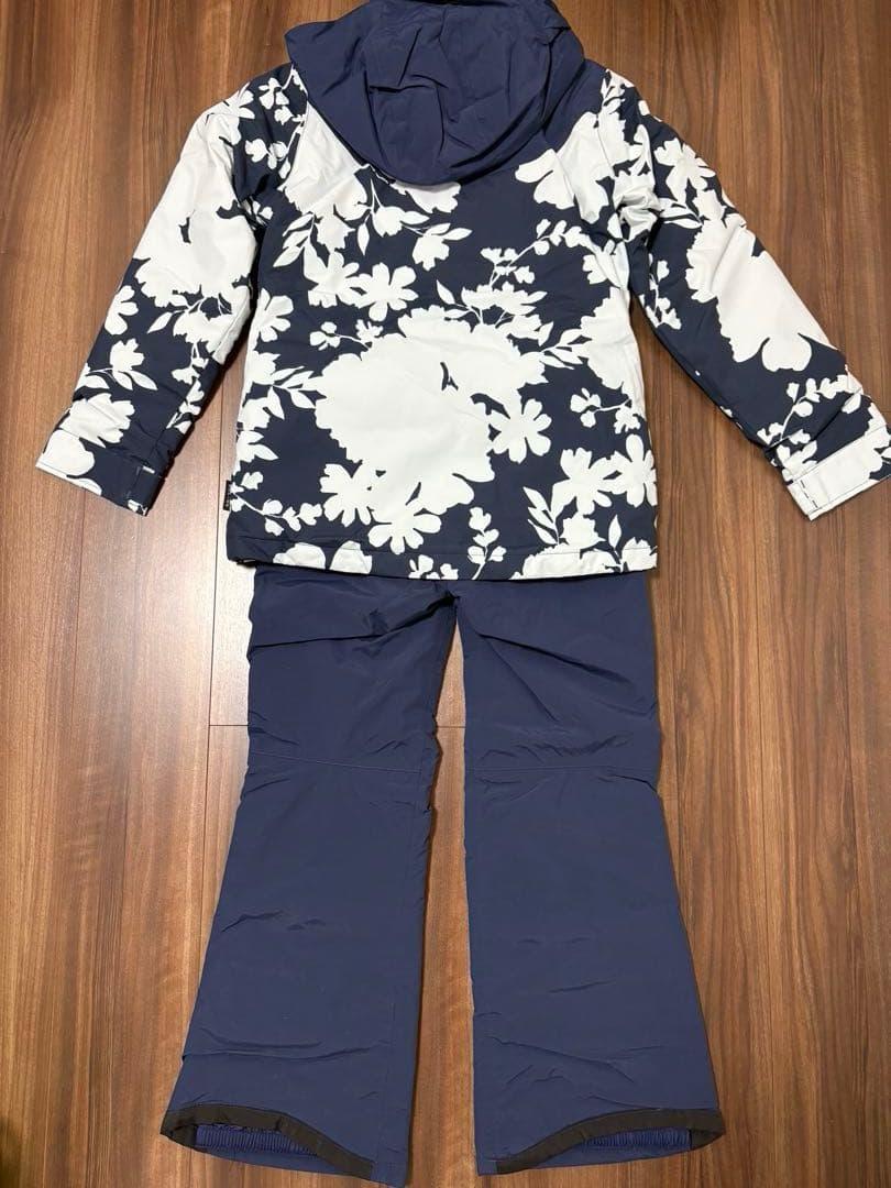 新品　BURTON キッズMサイズ スノーボードウェア上下セット