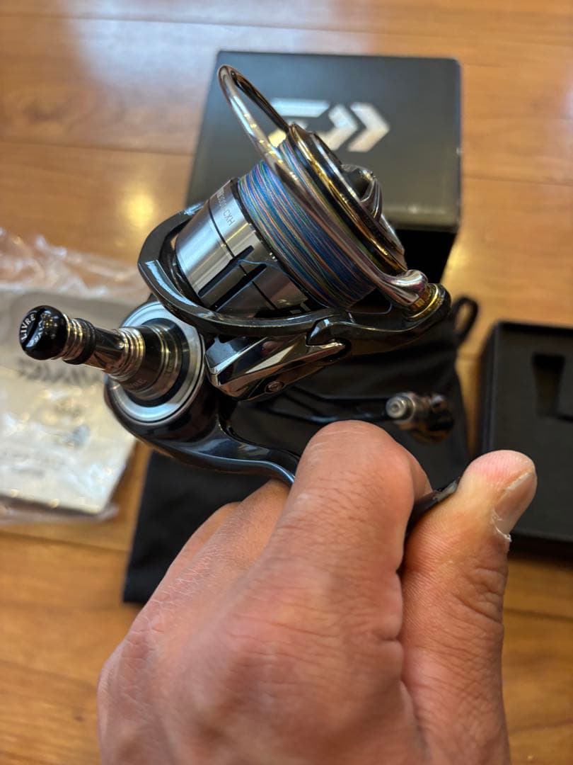 Daiwa セルテートLT3000-CXH リブレハンドル、バランサー付き
