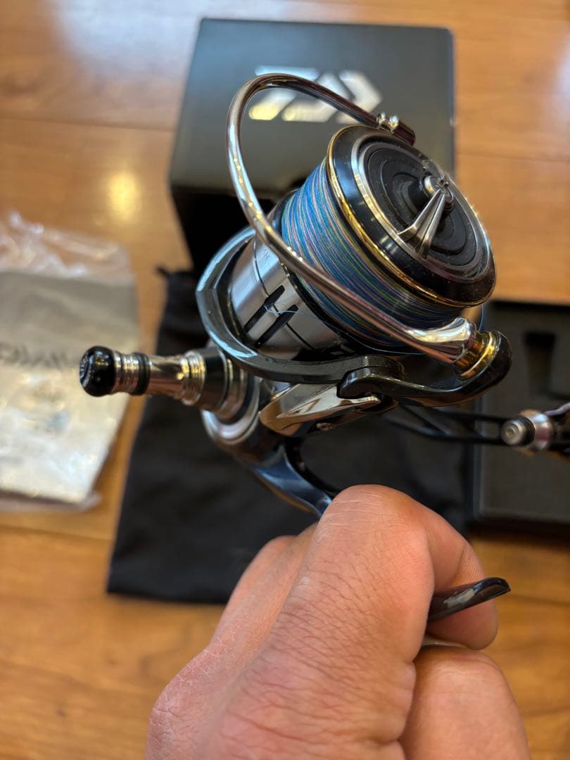 Daiwa セルテートLT3000-CXH リブレハンドル、バランサー付き