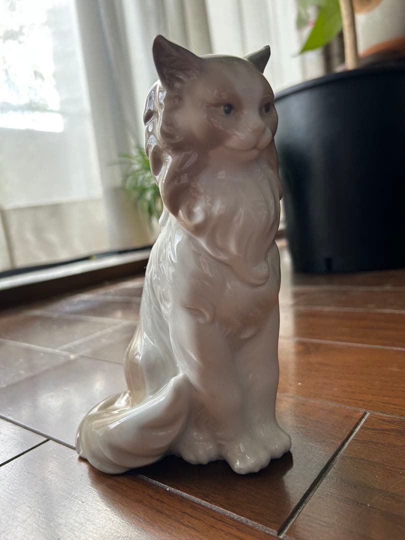 リヤドロ　猫