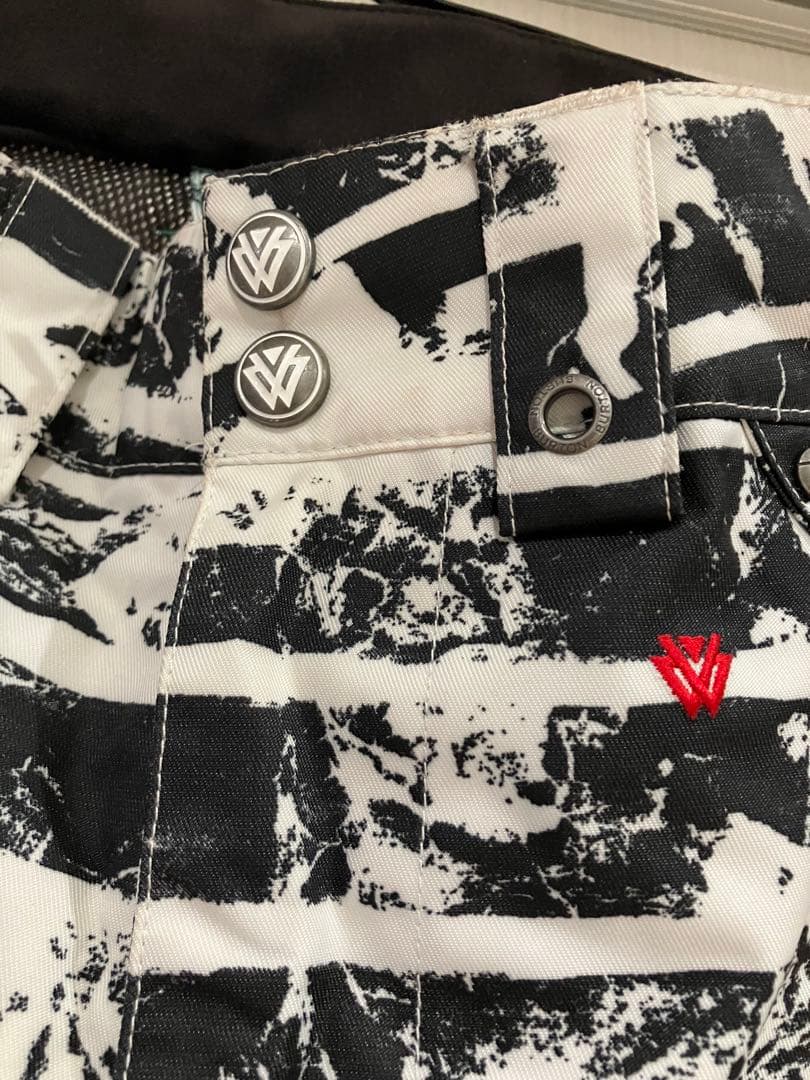 ごうしん【BURTON】THE WHITE COLLECTION