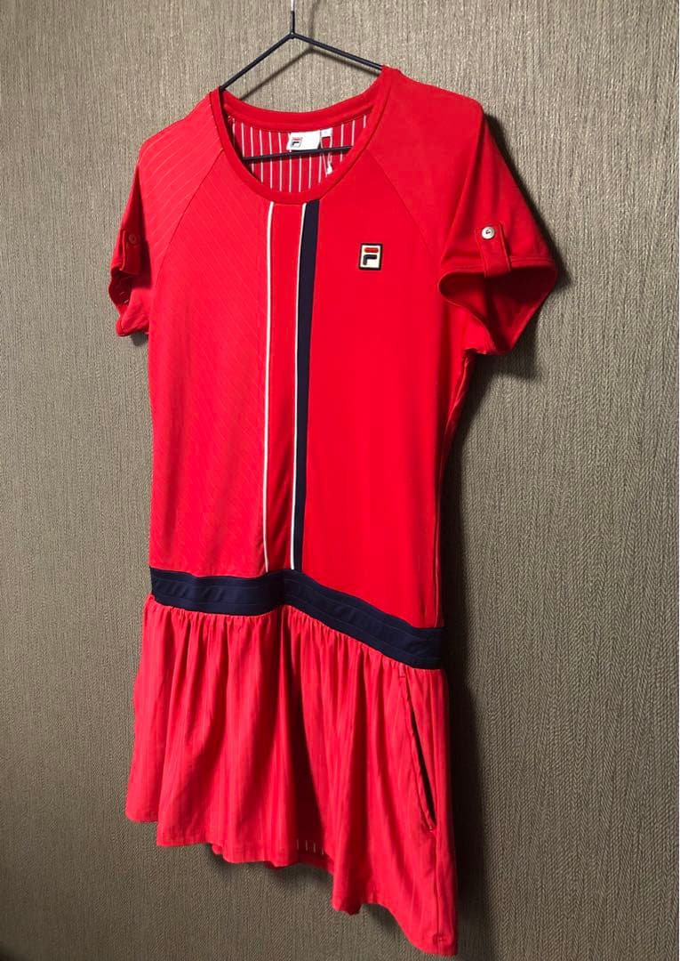 FILA フィラ　テニスウエア ワンピース　Lサイズ　タグ付き新品　レッド