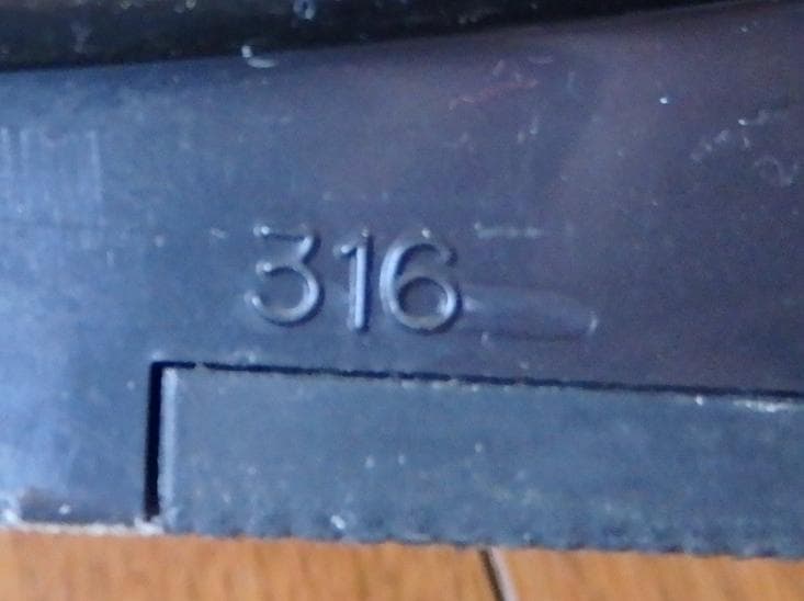 SALOMON,BIGHORN　板約82ｃｍ、ブーツ約27.0～27.5ｃｍ
