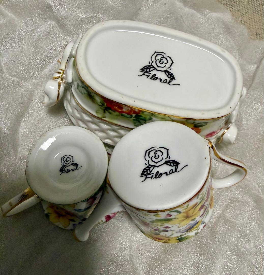 花柄陶磁器セット（楊枝立て、クリーマー、バスケット）