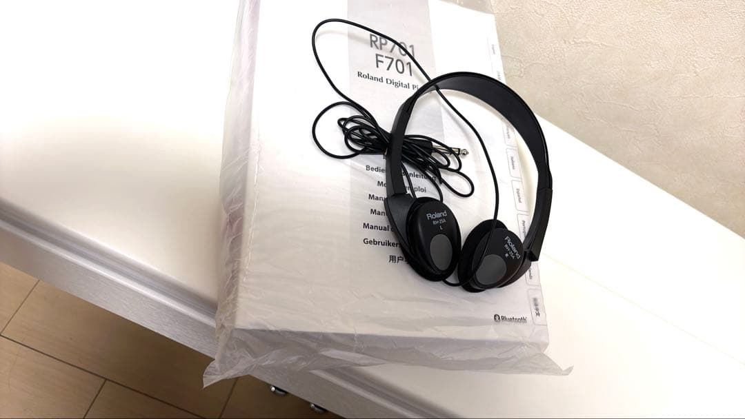 【美品】Roland F701WH 電子ピアノ
